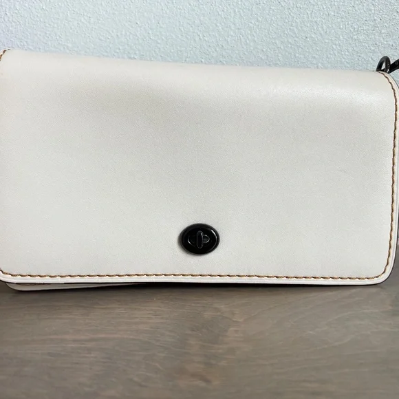 Coach 1941 Dinky, glove tanned leather with coin purse - Picture 6 of 7